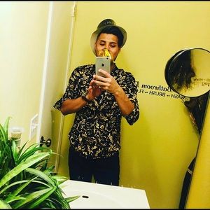 Meet your Posher, Marcos